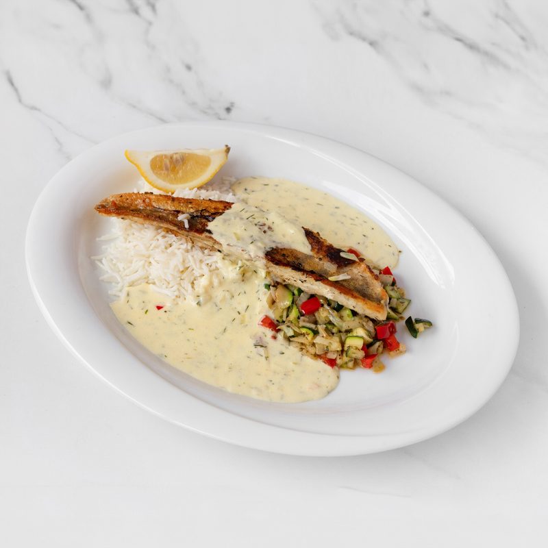 Gebratenes Zanderfilet mit Kräuterrahmsauce und Gemüse